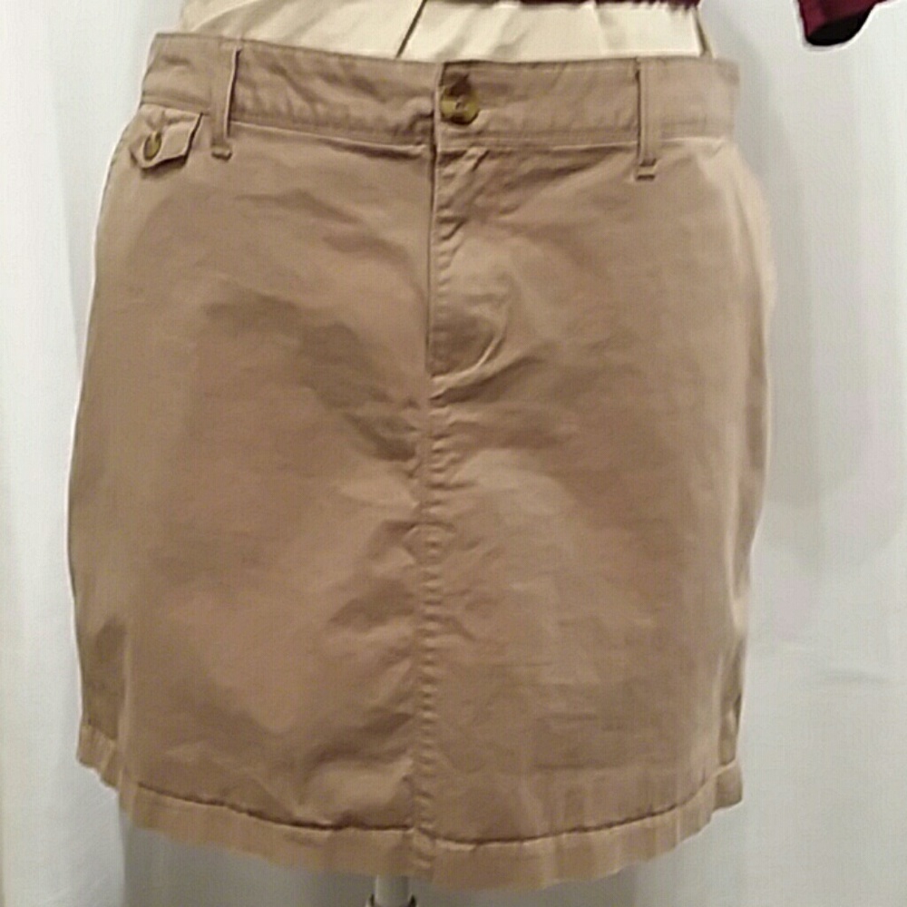 Old navy tan skirt hits at knee